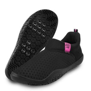 Buty do wody wielofunkcyjne Aqua Speed Lagarto. Czarne balerinki Aqua-Speed, bez wzorów, z materiału, bez obcasa, bez zapięcia. Za 99,99 zł.