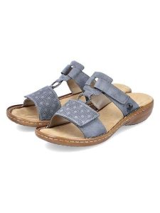 Rieker Klapki w kolorze błękitnym rozmiar: 40. Niebieskie klapki Rieker, bez wzorów, z otwartym noskiem, bez obcasa, na koturnie. Za 146,28 zł.