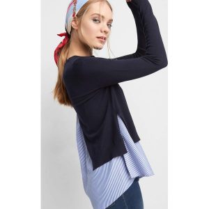 Sweter z koszulową wstawką. Swetry oversize marki Orsay. W wyprzedaży za 70,00 zł.