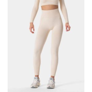 Legginsy bezszwowe Carpatree Allure bezowe. Brązowe legginsy Carpatree, bez wzorów, z materiału. W wyprzedaży za 169,99 zł.