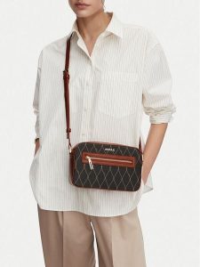 MEXX Torebka CEO-MEXX-S-011-10 Brązowy. Brązowe listonoszki Mexx, bez wzorów, ze skóry, bez dodatków. Za 199,99 zł.