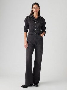 Levi's Kombinezon w kolorze antracytowym rozmiar: W30. Czarne kombinezony Levi's®, s, bez wzorów, z bawełny, bez kołnierzyka, bez ramiączek. Za 226,45 zł.