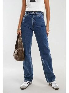 Monki Dżinsy - Regular fit - w kolorze niebieskim rozmiar: W26. Niebieskie jeansy Monki, bez wzorów, z podwyższonym stanem. Za 78,28 zł.
