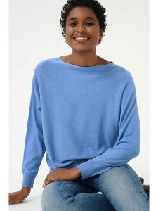 CULTURE Sweter w kolorze niebieskim rozmiar: L. Niebieskie swetry oversize Culture, l, bez wzorów, bez ramiączek. Za 102,18 zł.