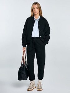 BIG STAR Spodnie dresowe w kolorze czarnym rozmiar: XS. Czarne spodnie dresowe Big Star, xs, bez wzorów, z dresówki. Za 87,99 zł.