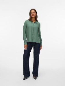 Vero Moda Koszula w kolorze zielonym rozmiar: M. Zielone koszule Vero Moda, m, bez wzorów, z wiskozy, bez kołnierzyka, bez ramiączek. Za 96,83 zł.