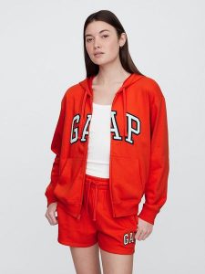 GAP Bluza w kolorze czerwonym rozmiar: XL. Czerwone bluzy GAP, xl, bez wzorów, bez kaptura. Za 118,56 zł.