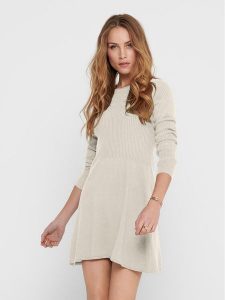 ONLY Sukienka dzianinowa 15185761 Écru Regular Fit. Kombinezony ONLY, m, bez wzorów, z dzianiny, bez kołnierzyka, bez ramiączek. Za 199,99 zł.