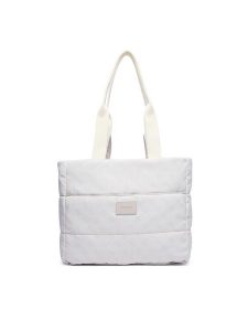 Guess Torba do wózka H6YZ20 W2776 Kremowy. Białe torebki klasyczne Guess, z aplikacjami, z materiału, bez dodatków. Za 394,99 zł.