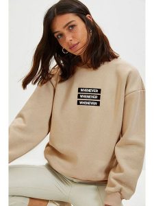 Trendyol Bluza w kolorze beżowym rozmiar: M. Brązowe bluzy Trendyol, m, bez wzorów, bez kaptura. Za 74,46 zł.