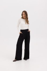 SPODNIE JANE CZARNE S - Flawless. Czarne spodnie z wysokim stanem Flawless, bez wzorów, z wiskozy, z podwyższonym stanem. Za 360,00 zł.