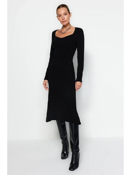 Trendyol Sukienka dzianinowa w kolorze czarnym rozmiar: L. Czarne sukienki Trendyol, l, bez wzorów, z dzianiny, bez kołnierzyka, bez ramiączek, midi. Za 82,83 zł.