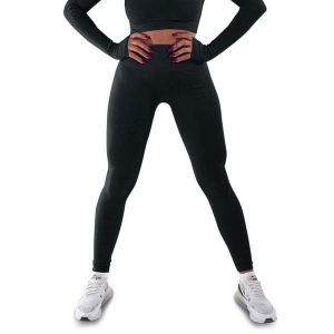 Techniczne legginsy z efektem push-up i idealną sylwetką. Czarne legginsy R-EVENGE, bez wzorów, z elastanu. Za 195,88 zł.