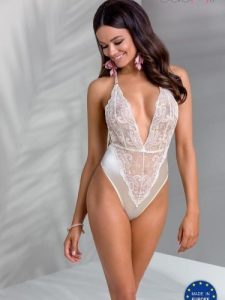 Body Model Inoe Ecru - Casmir. Body i gorsety Casmir, bez wzorów, z satyny. Za 222,78 zł.