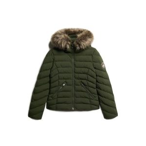 Kurtka puchowa damska z kapturem i sztucznym futrem Superdry Fuji. Zielone kurtki Superdry, na zimę, bez wzorów, z puchu, z kapturem. Za 580,10 zł.