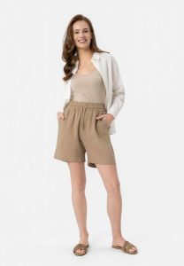 P-MEDIA. Brązowe szorty Volcano, bez wzorów, ze lnu, eleganckie. Za 129,99 zł.