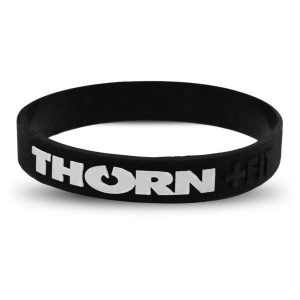 Opaska na rękę dla dorosłych THORN FIT Wrist band. Czarne paski THORN FIT, bez wzorów, sportowe. Za 5,99 zł.