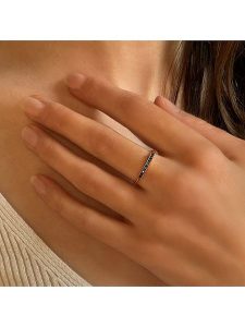 Les Petites Précieuses Pozłacany pierścionek z cyrkoniami rozmiar: 52. Czerwone pierścionki Les Petites Précieuses, z cyrkonią, pozłacane. Za 118,28 zł.