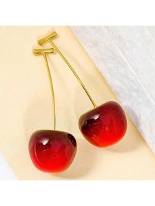 MENTHE À L'O Pozłacane kolczyki rozmiar: onesize. Czerwone kolczyki MENTHE À L'O, pozłacane. Za 126,15 zł.