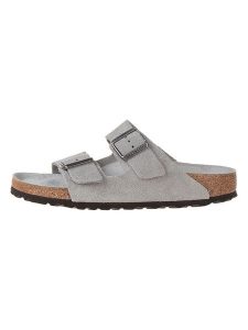Birkenstock Skórzane klapki w kolorze szarym rozmiar: 36. Szare klapki Birkenstock, bez wzorów, z otwartym noskiem, bez obcasa. Za 339,95 zł.