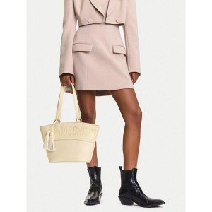 Torebka LOVE MOSCHINO. Białe torebki klasyczne LOVE MOSCHINO, bez wzorów, bez dodatków. Za 417,99 zł.