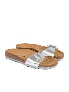 BABUNKERS Family Klapki w kolorze srebrnym rozmiar: 41. Szare klapki BABUNKERS Family, bez wzorów, z otwartym noskiem, bez obcasa. Za 130,99 zł.