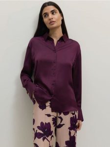 Satynowa koszula - mahoniowy. Brązowe koszule Reserved, l, bez wzorów, z satyny, bez kołnierzyka, bez ramiączek. W wyprzedaży za 69,99 zł.