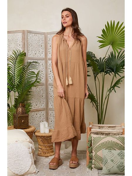 Lin Passion Sukienka w kolorze jasnobrązowym rozmiar: 40/42. Brązowe sukienki Lin Passion, bez wzorów, z bawełny, klasyczne, bez kołnierzyka, bez ramiączek, maxi. Za 114,44 zł.