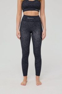 Legginsy Infinite High Waisted - Czarny Leopard. Czarne legginsy OOSC, bez wzorów, z materiału, z podwyższonym stanem, długie. Za 245,99 zł.