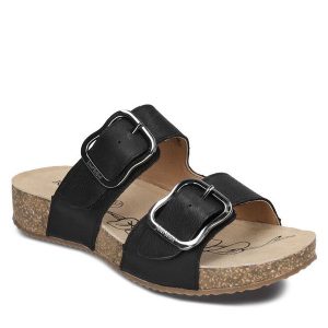 Klapki Josef Seibel. Czarne klapki Josef Seibel, bez wzorów, bez obcasa. Za 249,99 zł.