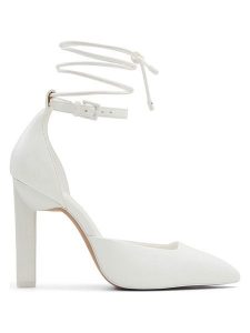 CALL IT SPRING Czółenka w kolorze białym rozmiar: 38. Białe czółenka Call it Spring, bez wzorów, bez obcasa, bez zapięcia. Za 126,99 zł.