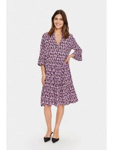 SAINT TROPEZ Sukienka w kolorze fioletowym rozmiar: XL. Różowe sukienki Saint Tropez, na co dzień, s, bez wzorów, z wiskozy, klasyczne, bez kołnierzyka, bez ramiączek, midi, proste. Za 97,05 zł.