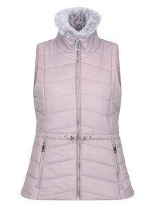 Regatta Kamizelka pikowana "Walless" w kolorze jasnoróżowym rozmiar: 42. Różowe kamizelki Regatta, bez wzorów, z puchu, bez kołnierzyka, bez ramiączek, bez kaptura. Za 132,95 zł.