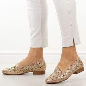 Złote ażurowe półbuty damskie M.Daszyński Sa222-14. Żółte półbuty M.Daszyński, na lato, w ażurowe wzory, ze skóry, z okrągłym noskiem, bez obcasa, na płaskiej podeszwie, bez zapięcia. Za 179,00 zł.