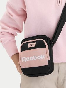 Reebok Torebka CWBEO-RBK-P-003-08 Czarny. Czarne torebki klasyczne Reebok, bez wzorów, z materiału, bez dodatków. Za 69,99 zł.