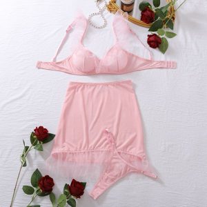 Komplet bielizny nocnej z falbankami na specjalne okazje Nechama. Czarne komplety bielizny Intica, bez wzorów, z materiału. Za 149,00 zł.