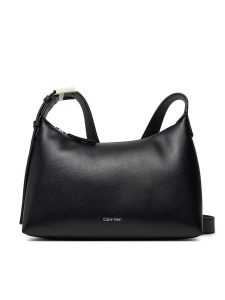 Calvin Klein Torebka Hardware Strap Medium Crossbody K60K613028 Czarny. Czarne listonoszki Calvin Klein, bez wzorów, ze skóry, bez dodatków. Za 279,99 zł.