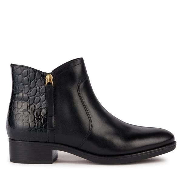 Botki Geox. Czarne botki Geox, bez wzorów, bez obcasa, na płaskiej podeszwie, bez zapięcia. Za 449,99 zł.