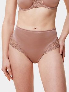 Triumph Figi klasyczne z wysokim stanem Ladyform Soft Maxi 10210671 Beżowy. Brązowe figi Triumph, bez wzorów, z syntetyku. Za 69,90 zł.