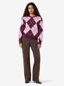 Noisy may Sweter "Acy" w kolorze bordowo-różowym rozmiar: XL. Czerwone swetry oversize Noisy may, xl, bez wzorów, z bawełny, bez ramiączek. Za 154,95 zł.
