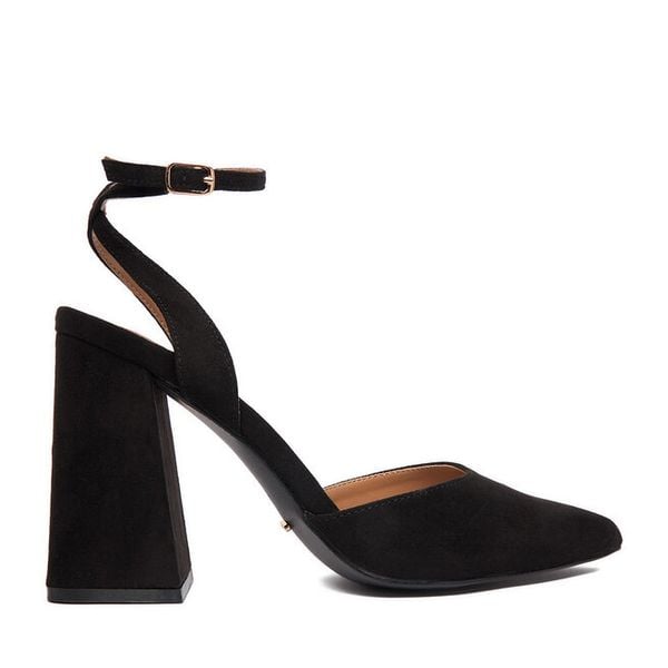 Czółenka DeeZee. Czarne czółenka DeeZee, bez wzorów, bez obcasa, bez zapięcia. Za 139,99 zł.