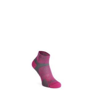 Skarpety do biegania damskie Bridgedale Ultralight T2 Merino Sport Low. Czerwone skarpetki Bridgedale, bez wzorów. Za 92,39 zł.