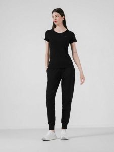 4F Spodnie dresowe joggery damskie XS. Czarne spodnie dresowe 4f, s, bez wzorów, z bawełny. W wyprzedaży za 59,99 zł.