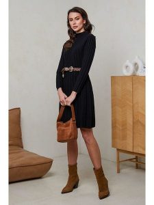 Soft Cashmere Sukienka dzianinowa w kolorze czarnym rozmiar: 38/40. Czarne sukienki Soft Cashmere, bez wzorów, z dzianiny, bez kołnierzyka, bez ramiączek, maxi. Za 104,99 zł.