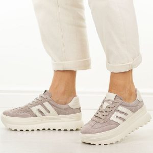 Beżowe skórzane półbuty damskie Vinceza 79608. Brązowe półbuty VINCEZA, na jesień, bez wzorów, z jeansu, bez obcasa, bez zapięcia. Za 249,00 zł.