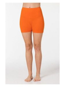Super.natural Szorty sportowe "Liquid Flow" w kolorze pomarańczowym rozmiar: S. Pomarańczowe spodenki sportowe super.natural, s, z aplikacjami, ze skóry, outdoorowe. Za 117,99 zł.
