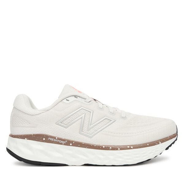 Buty do biegania New Balance. Brązowe buty sportowe New Balance, bez wzorów, bez zapięcia, do biegania. Za 399,99 zł.