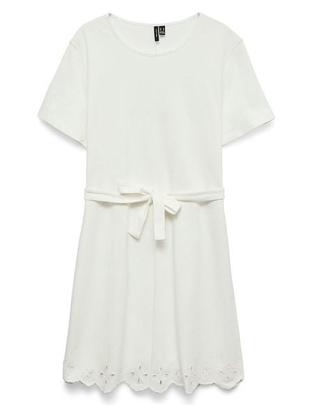 Vero Moda Sukienka w kolorze białym rozmiar: M. Białe sukienki Vero Moda, na co dzień, m, bez wzorów, z bawełny, bez kołnierzyka, bez ramiączek, midi, proste. Za 73,95 zł.