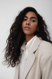 Marynarka z lnem oversize w kolorze LIGHT BEIGE - HARLEY-M/L. Brązowe marynarki i żakiety Marsala, l, bez wzorów, z bawełny, eleganckie. Za 419,90 zł.