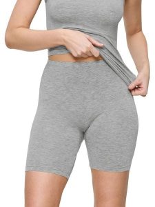 Triumph Wełniane szorty w kolorze szarym rozmiar: XL. Szare szorty Triumph, bez wzorów, z wełny, z podwyższonym stanem. Za 117,45 zł.